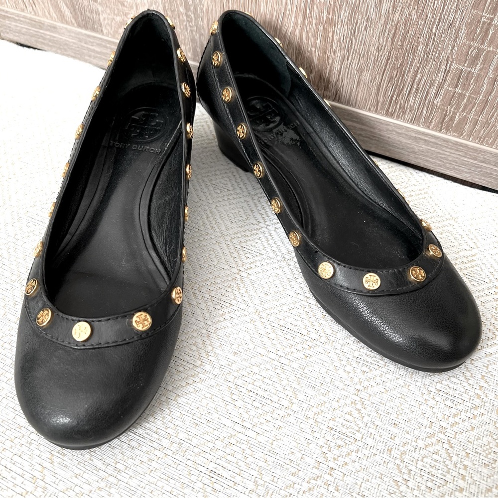 TORY BURCH • Wedge leather pumps